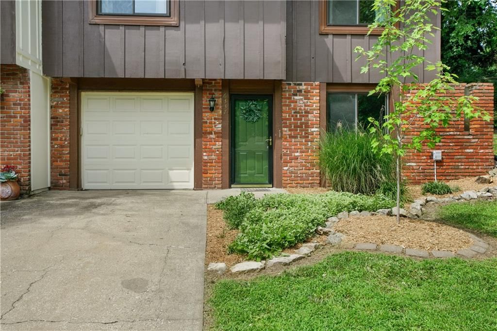 6337 W 50th Street — photo 2