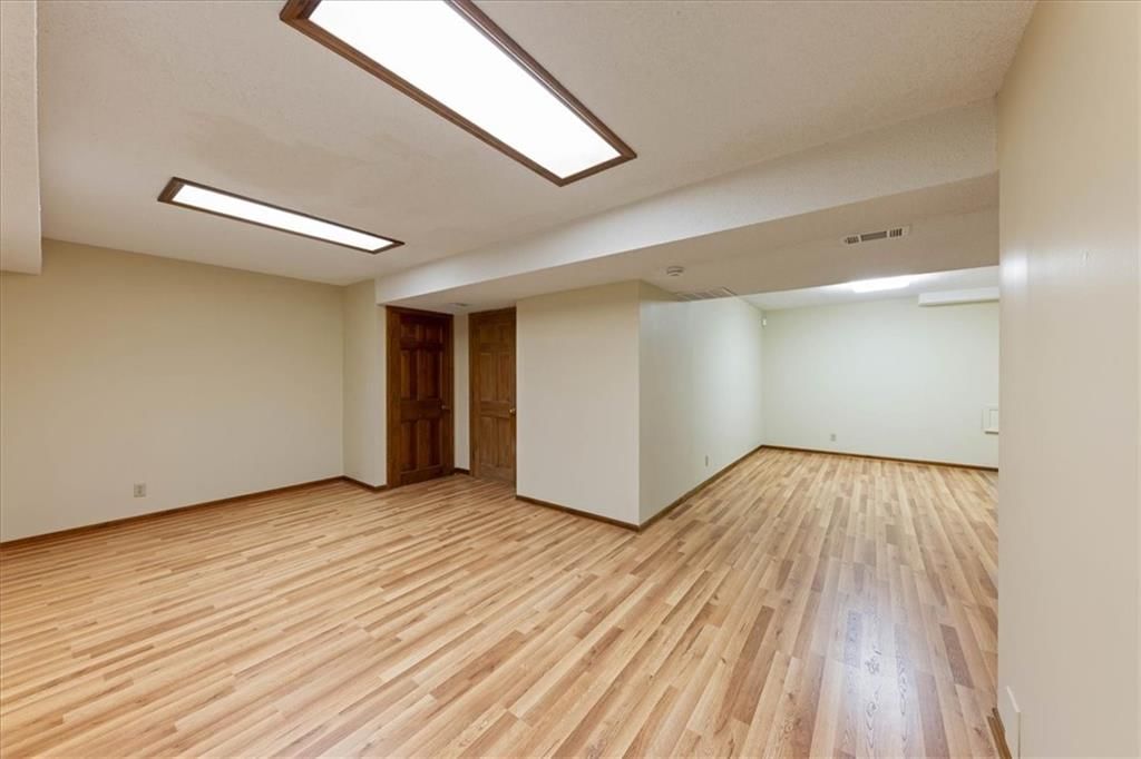 11907 Westgate Street — photo 32