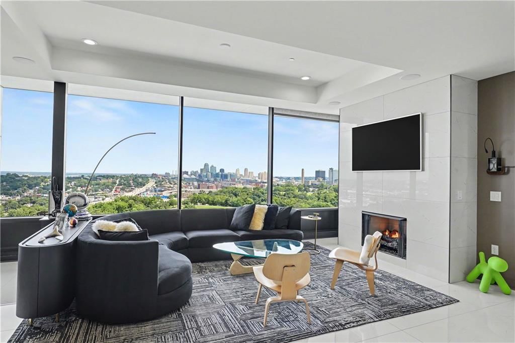 700 W 31st Street — photo 4