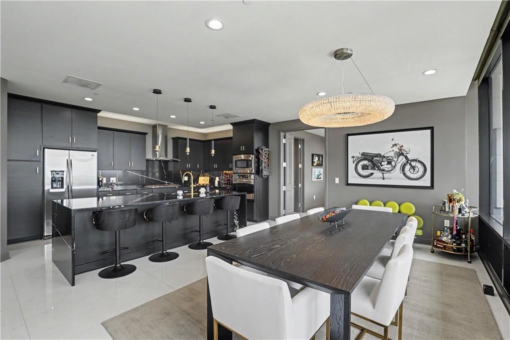 700 W 31st Street — photo 10