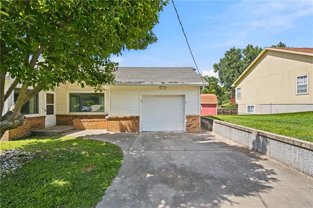 1830 Shawnee Street — photo 4