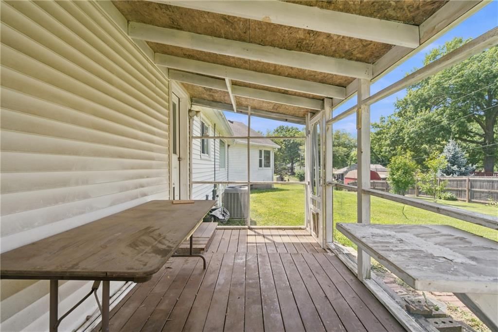 1830 Shawnee Street — photo 27