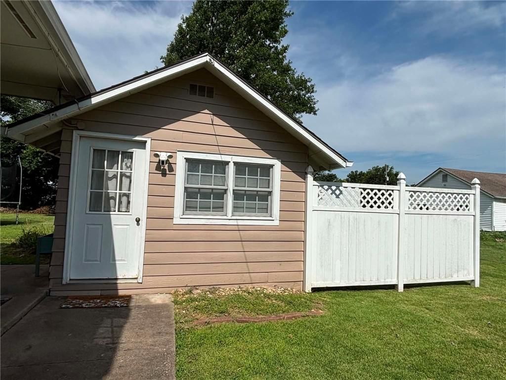 1508 S Margrave Street — photo 39
