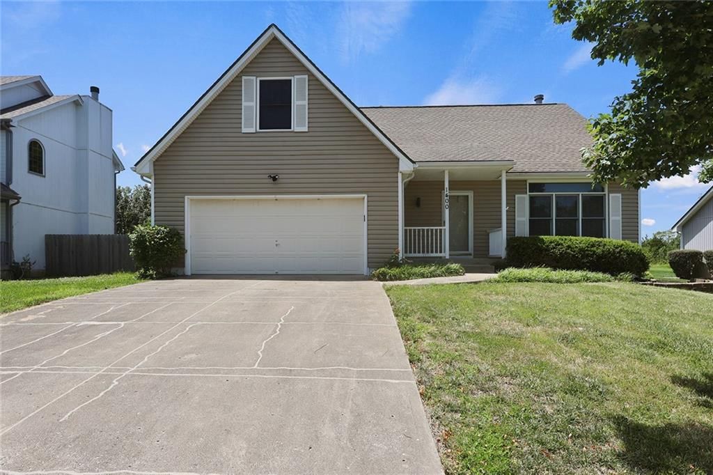 1400 SW Pacific Drive — photo 1
