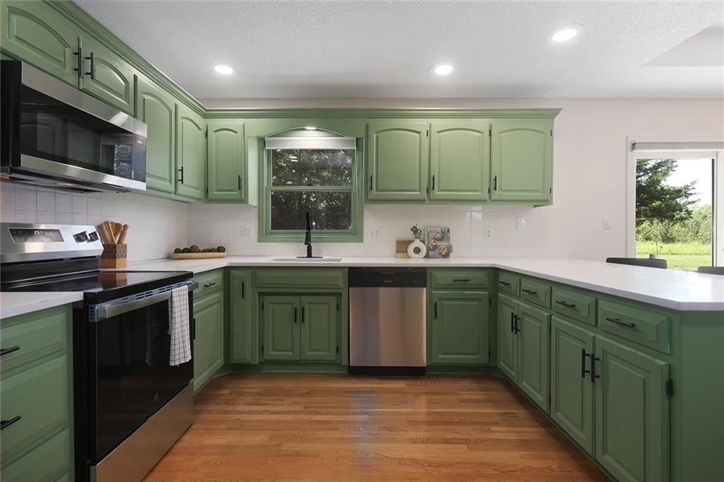 1400 SW Pacific Drive — photo 9