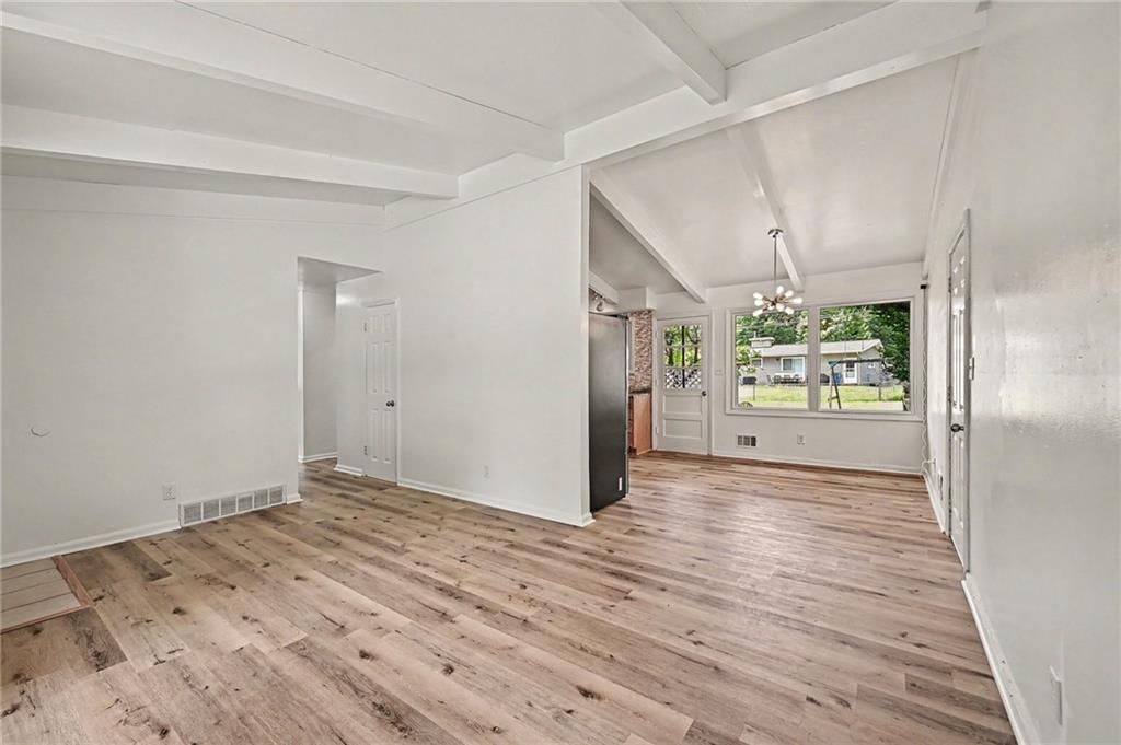 Photo 6 of 28 - 6108 N Howard Avenue, Gladstone, MO 64118