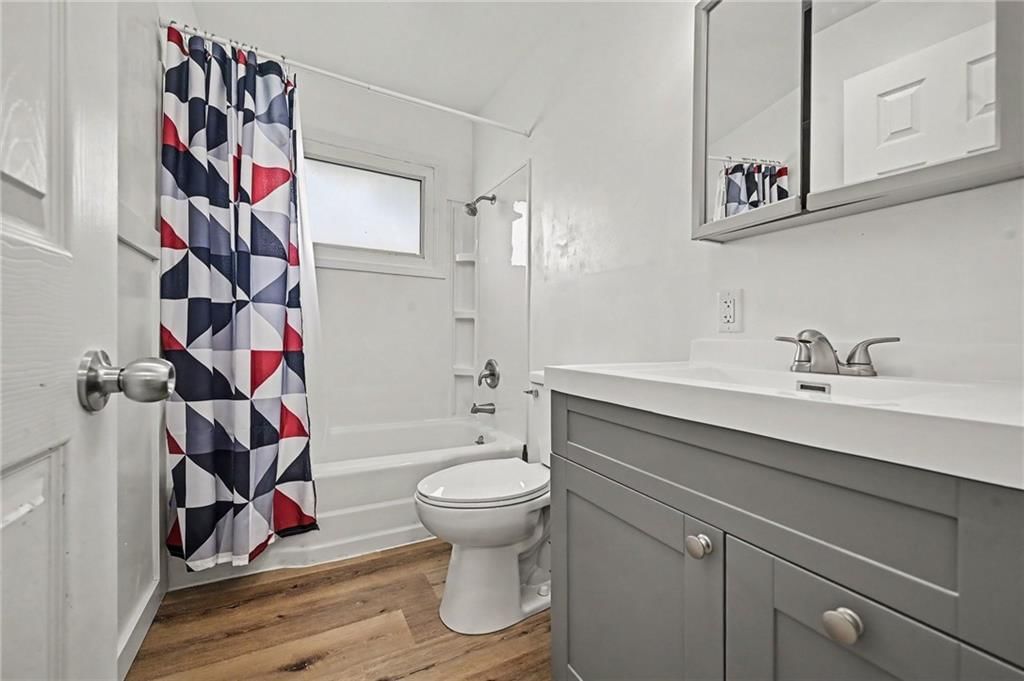 Photo 16 of 28 - 6108 N Howard Avenue, Gladstone, MO 64118