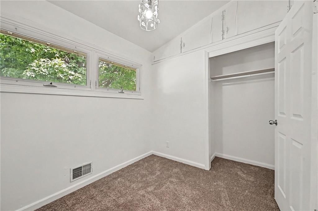 Photo 17 of 28 - 6108 N Howard Avenue, Gladstone, MO 64118