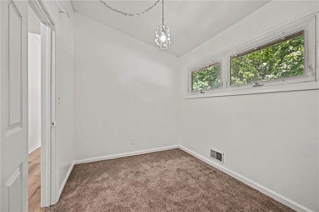 Photo 18 of 28 - 6108 N Howard Avenue, Gladstone, MO 64118