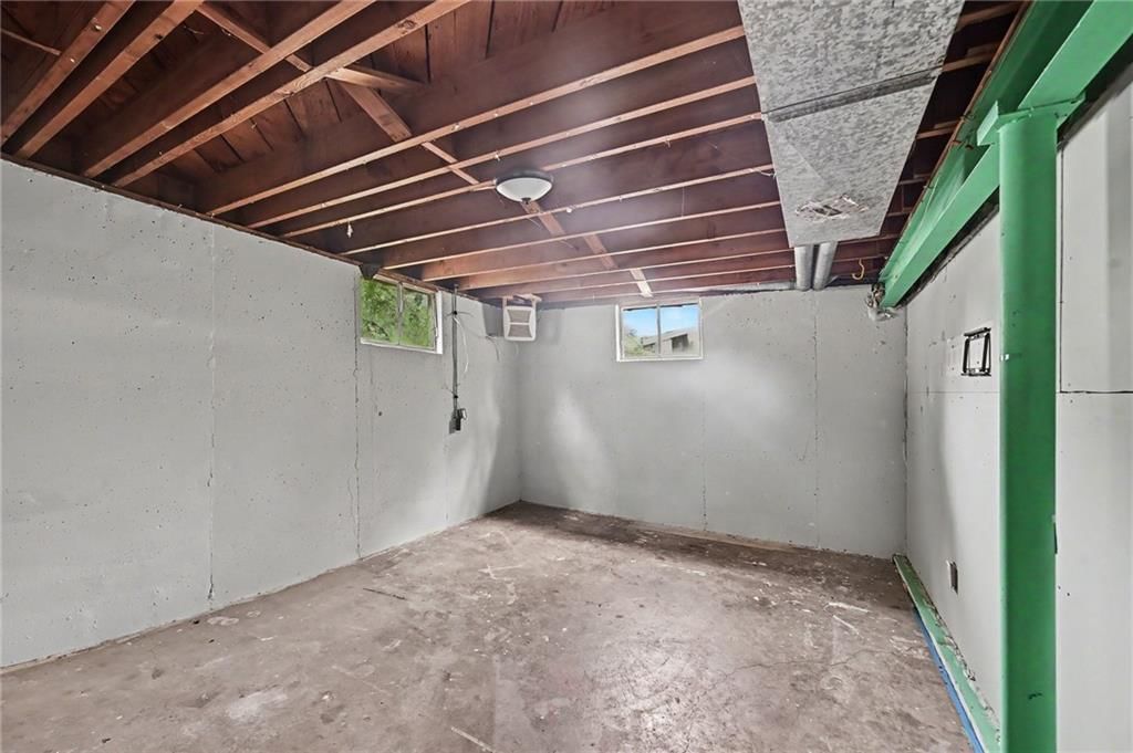 Photo 21 of 28 - 6108 N Howard Avenue, Gladstone, MO 64118