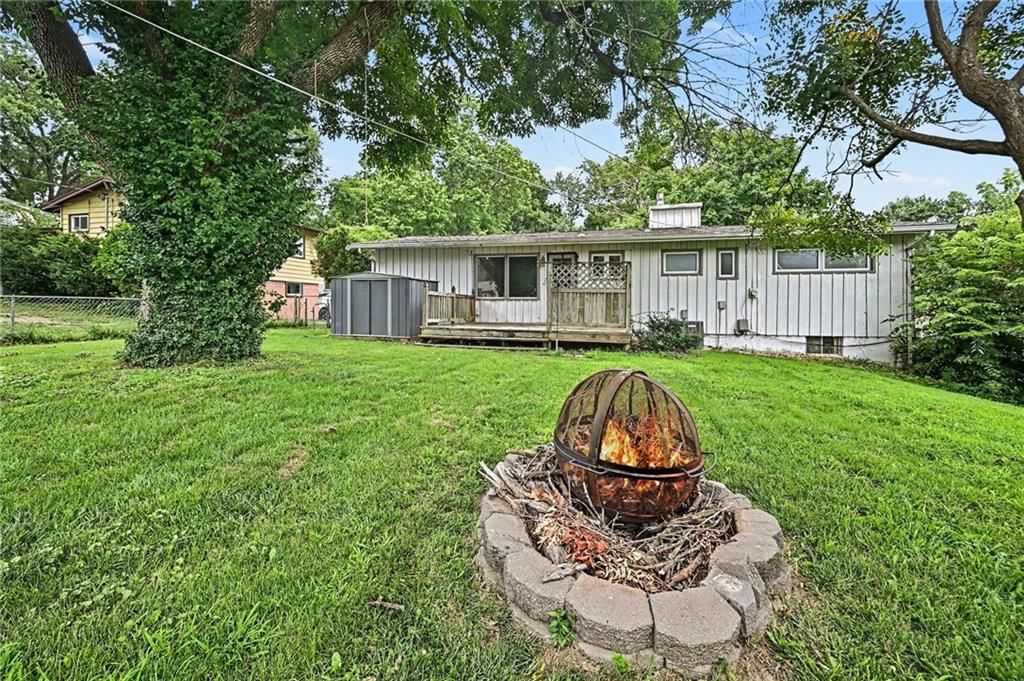 Photo 25 of 28 - 6108 N Howard Avenue, Gladstone, MO 64118