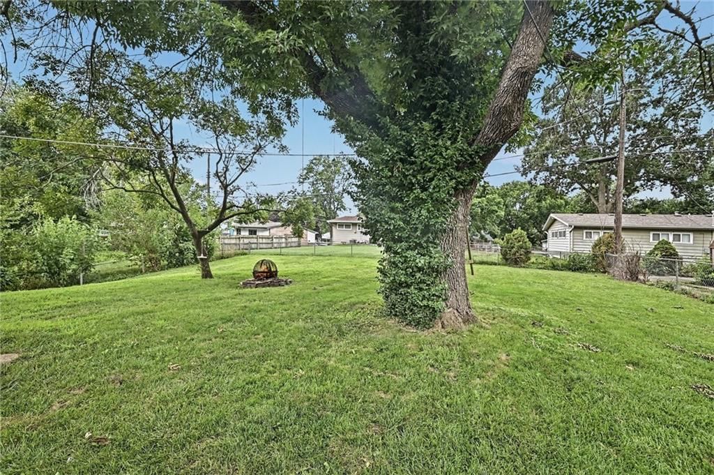 Photo 26 of 28 - 6108 N Howard Avenue, Gladstone, MO 64118