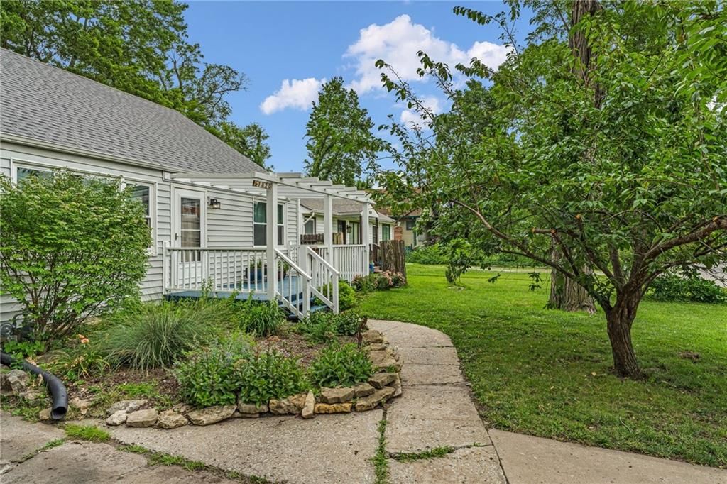 1820 Vermont Street — photo 4