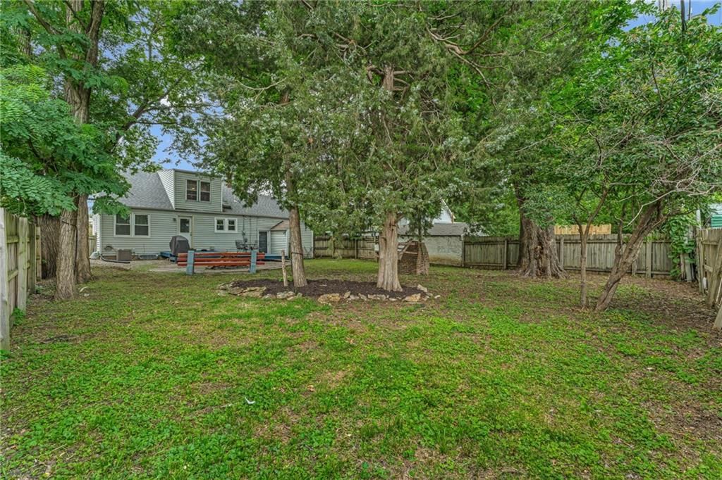 1820 Vermont Street — photo 39