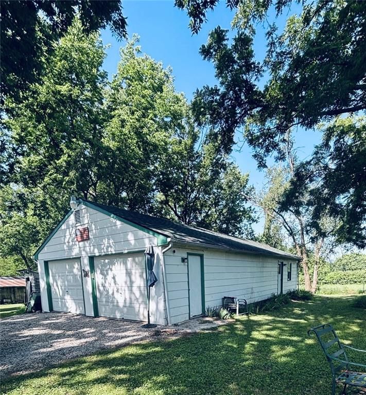 1033 E 1800 Road — photo 39