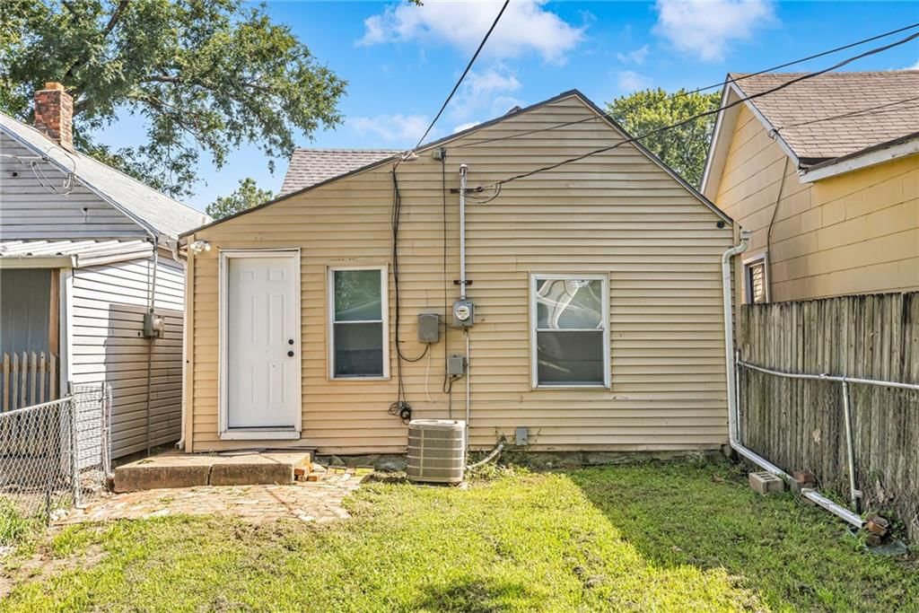 210 Osage Street — photo 15