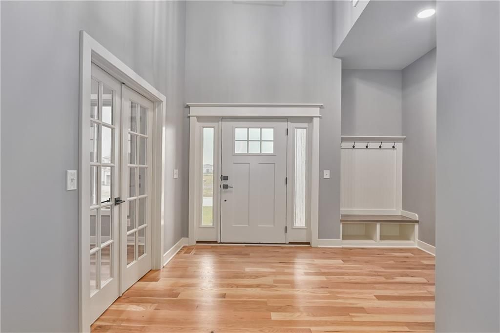 6004 Apache Drive — photo 2