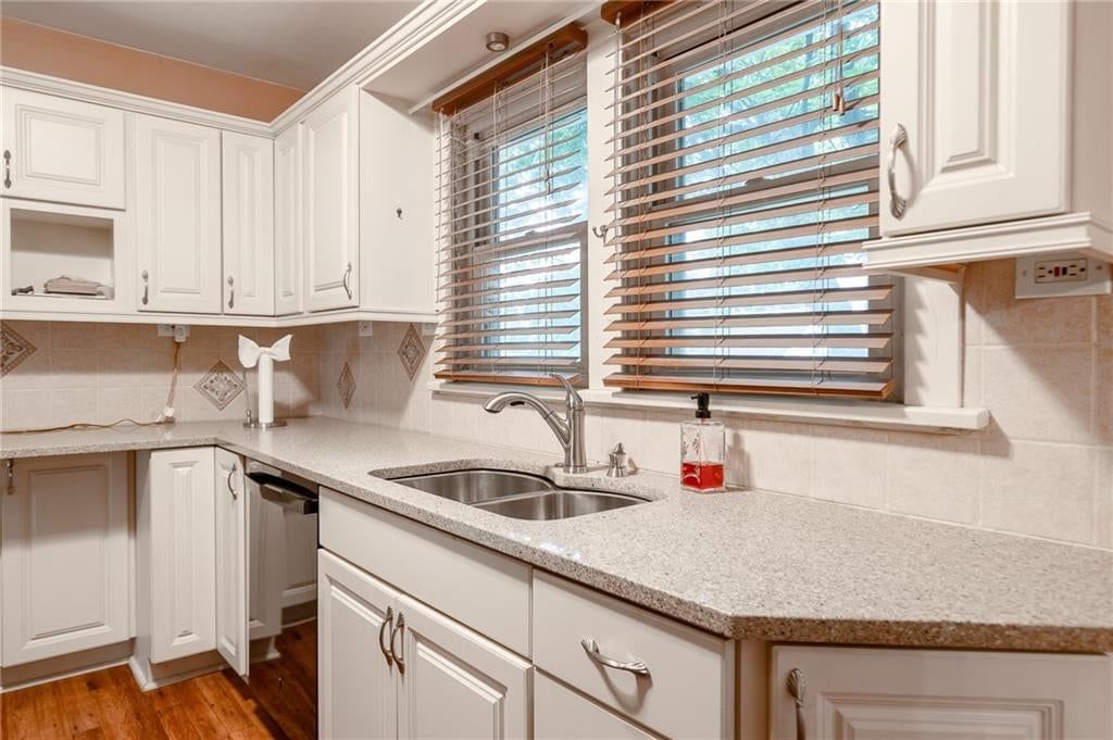 4405 Terrace Street — photo 16