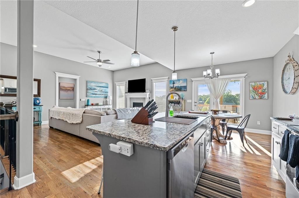 7629 N Kensington Avenue — photo 13