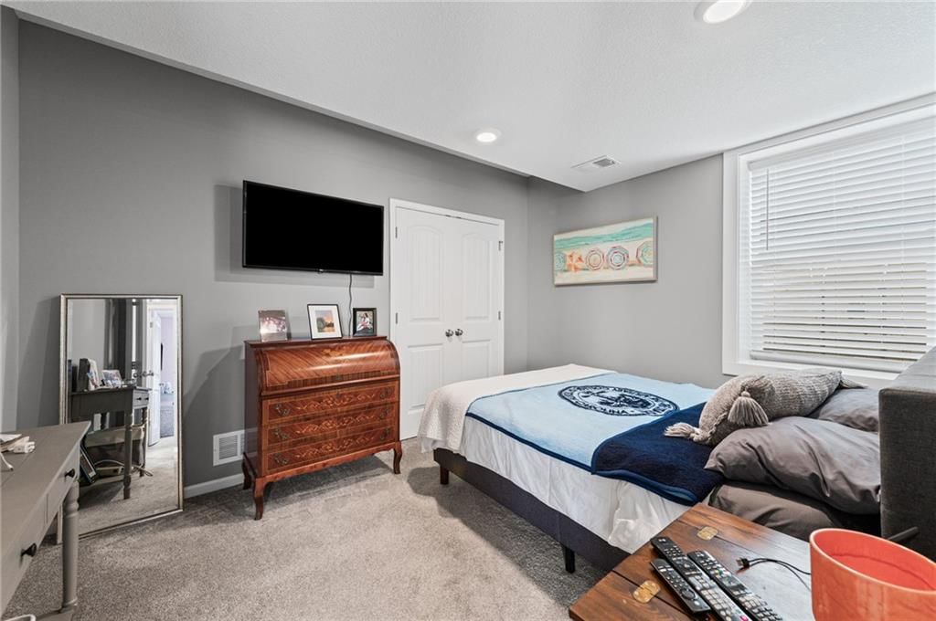 7629 N Kensington Avenue — photo 29