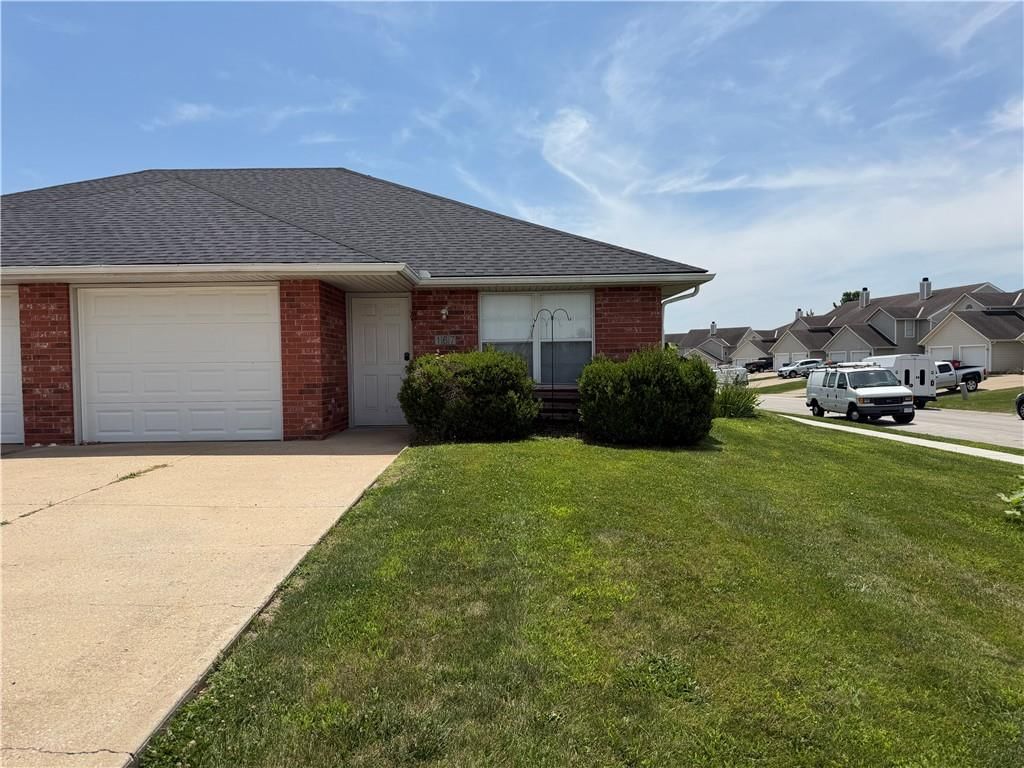 165 & 167 NW Woodbury Drive — photo 4