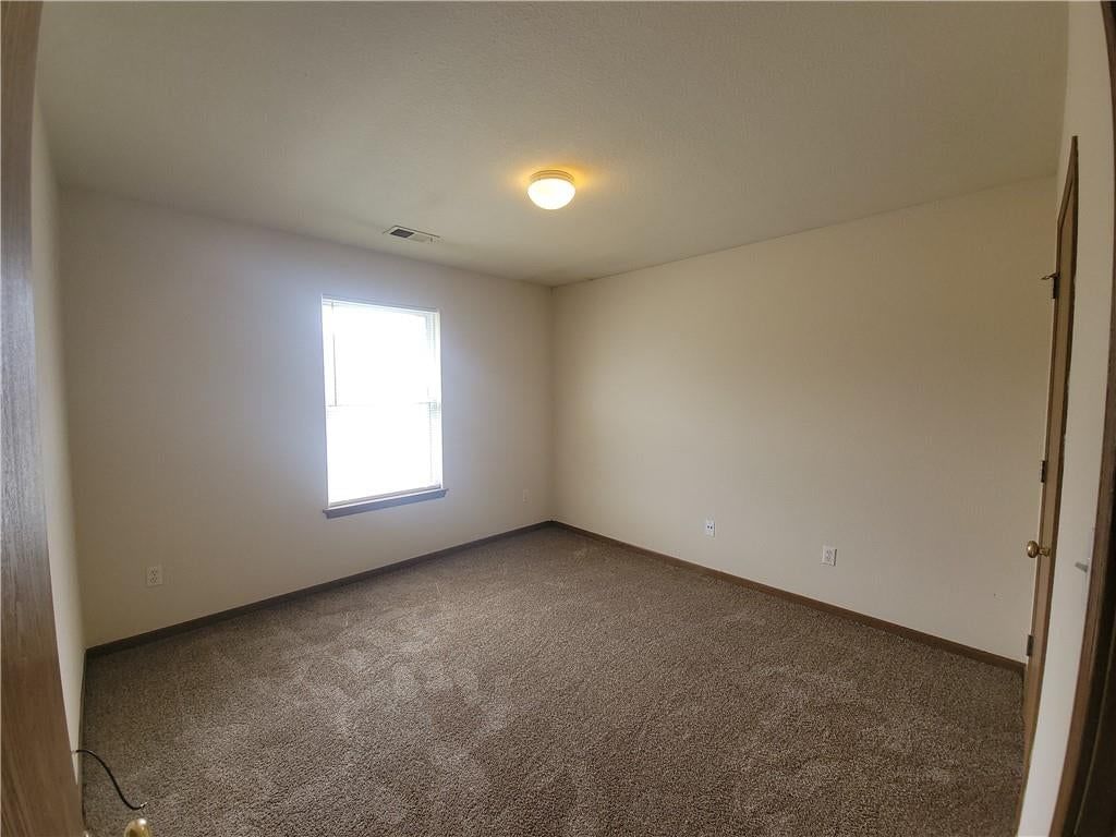 165 & 167 NW Woodbury Drive — photo 9