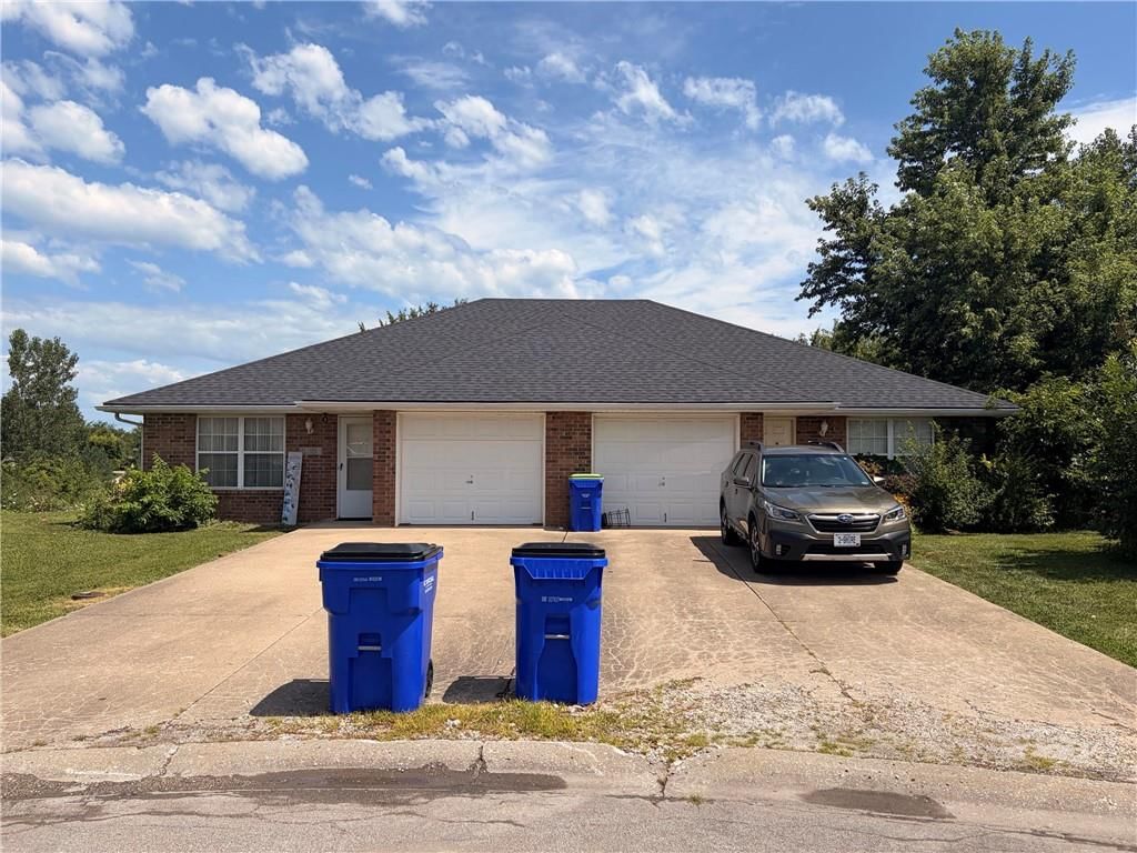 1258 Woodbury Court — photo 1
