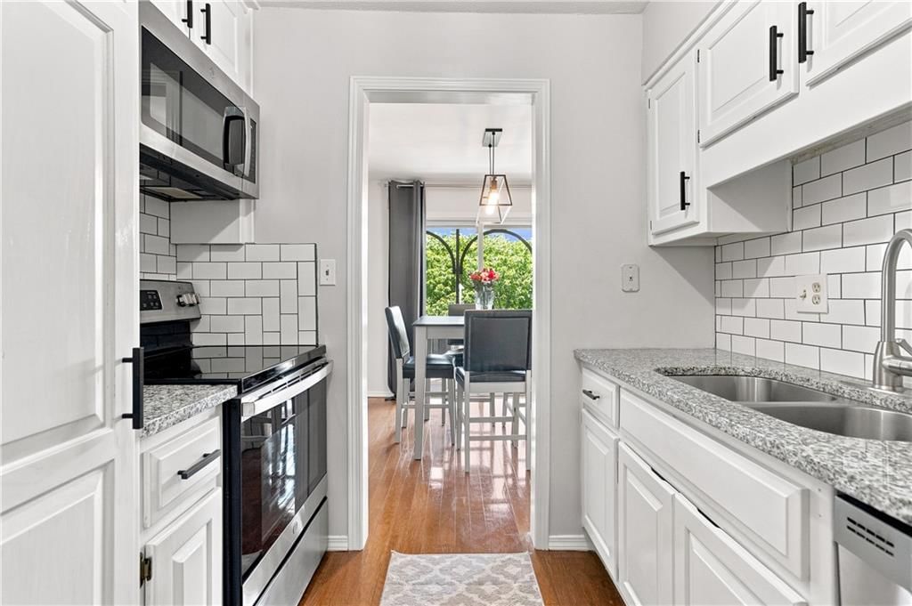 5004 Grand Avenue — photo 10