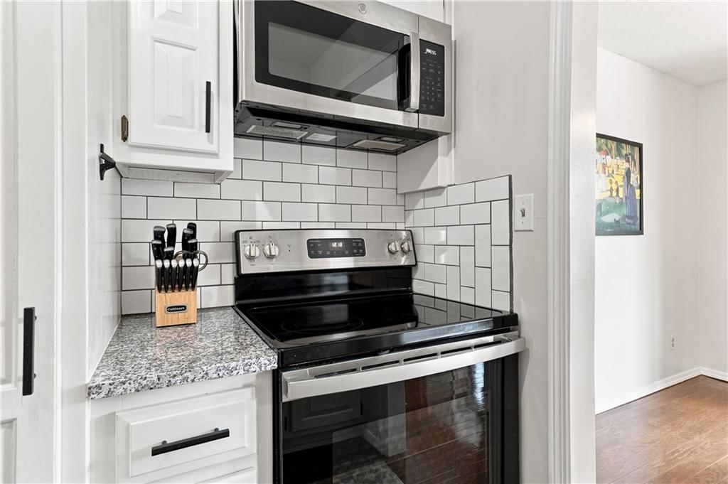 5004 Grand Avenue — photo 12