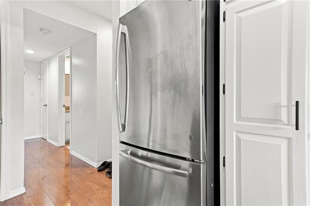 5004 Grand Avenue — photo 13