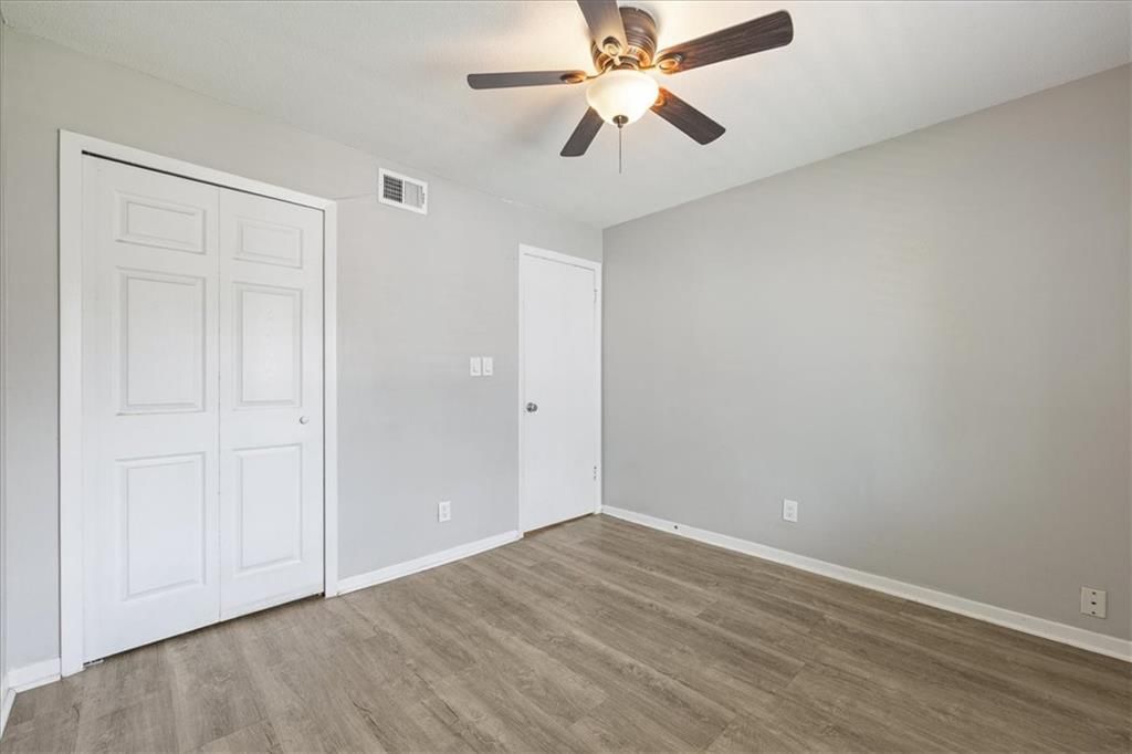809 W 40th Street — photo 18