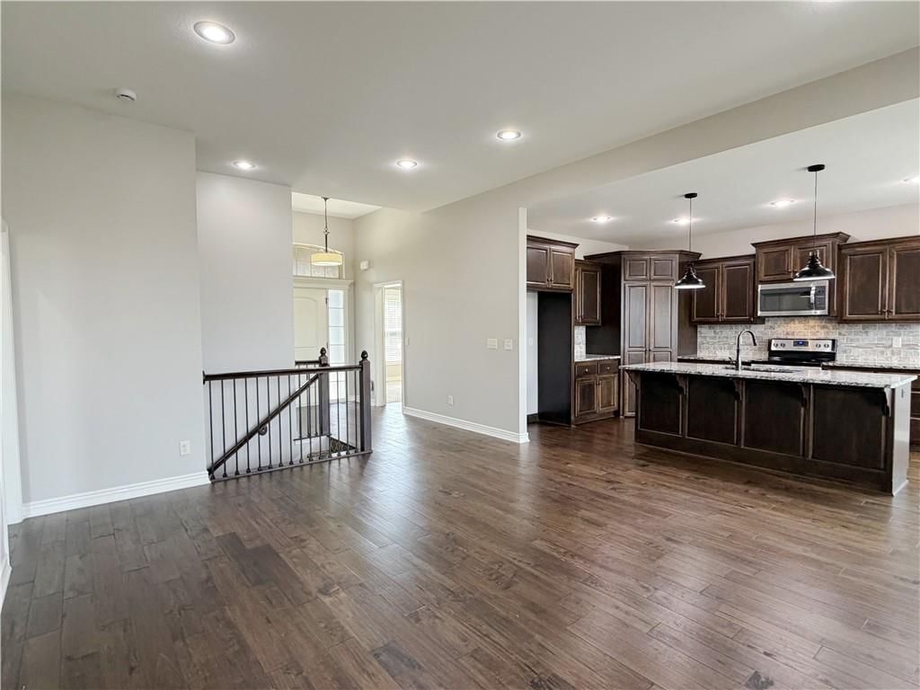 1029 NE Copperwood Drive — photo 5