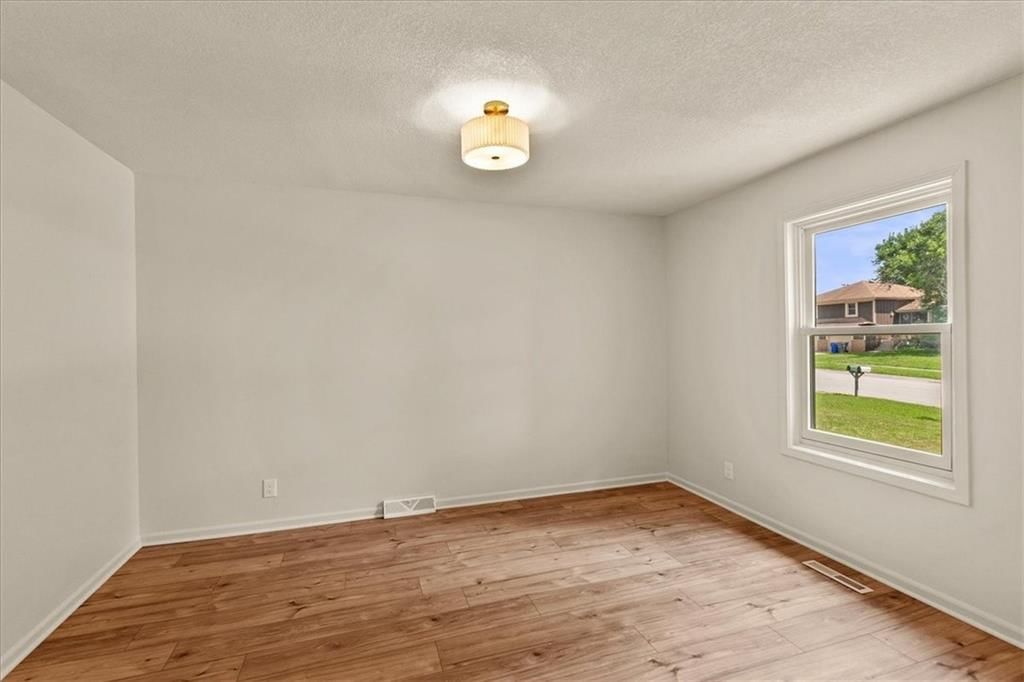 1212 W Sheridan Street — photo 4