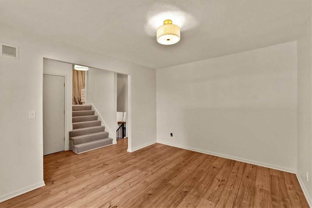 1212 W Sheridan Street — photo 5