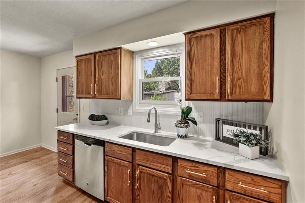 1212 W Sheridan Street — photo 12