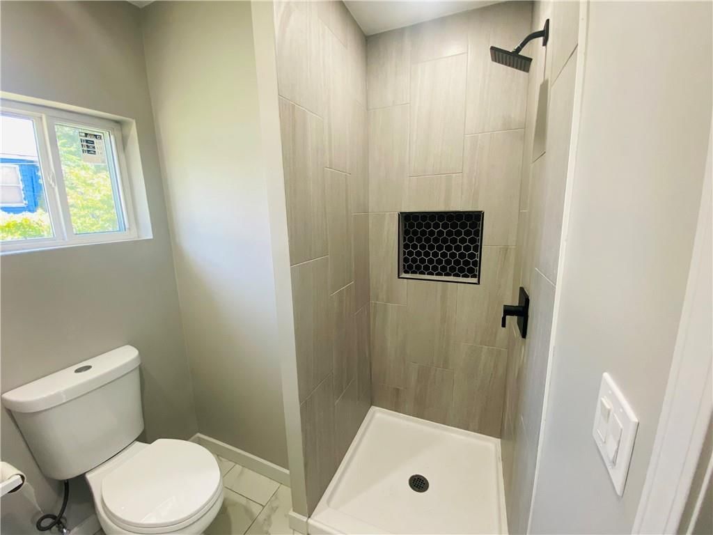 3208 Rowland Avenue — photo 7