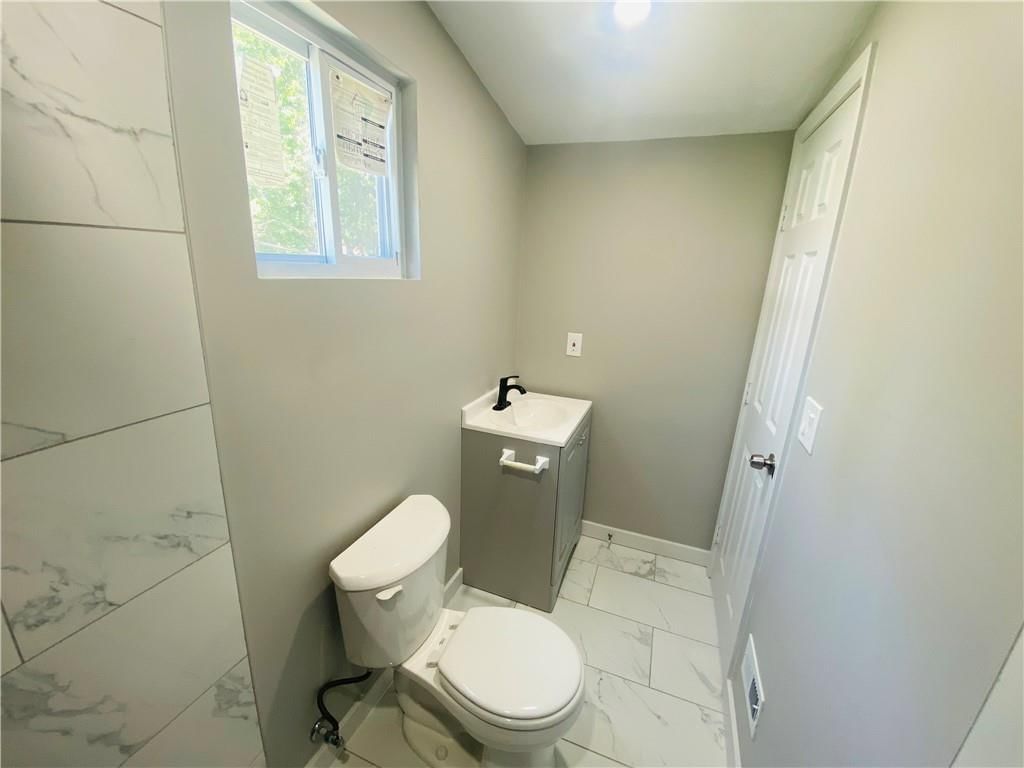 3208 Rowland Avenue — photo 16