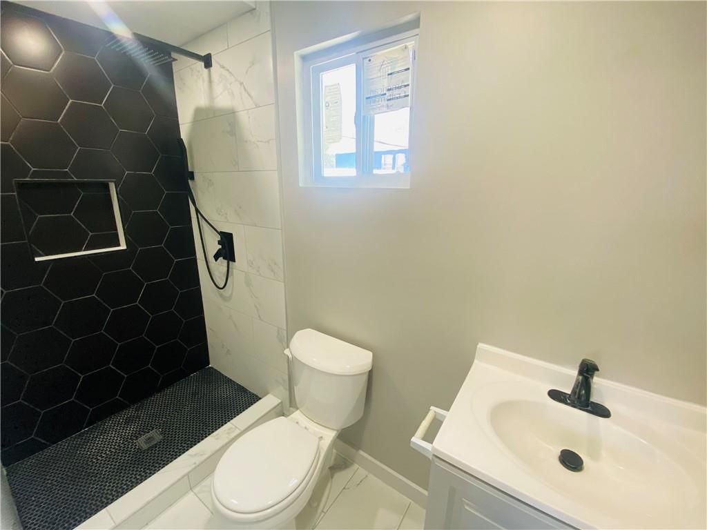 3208 Rowland Avenue — photo 17