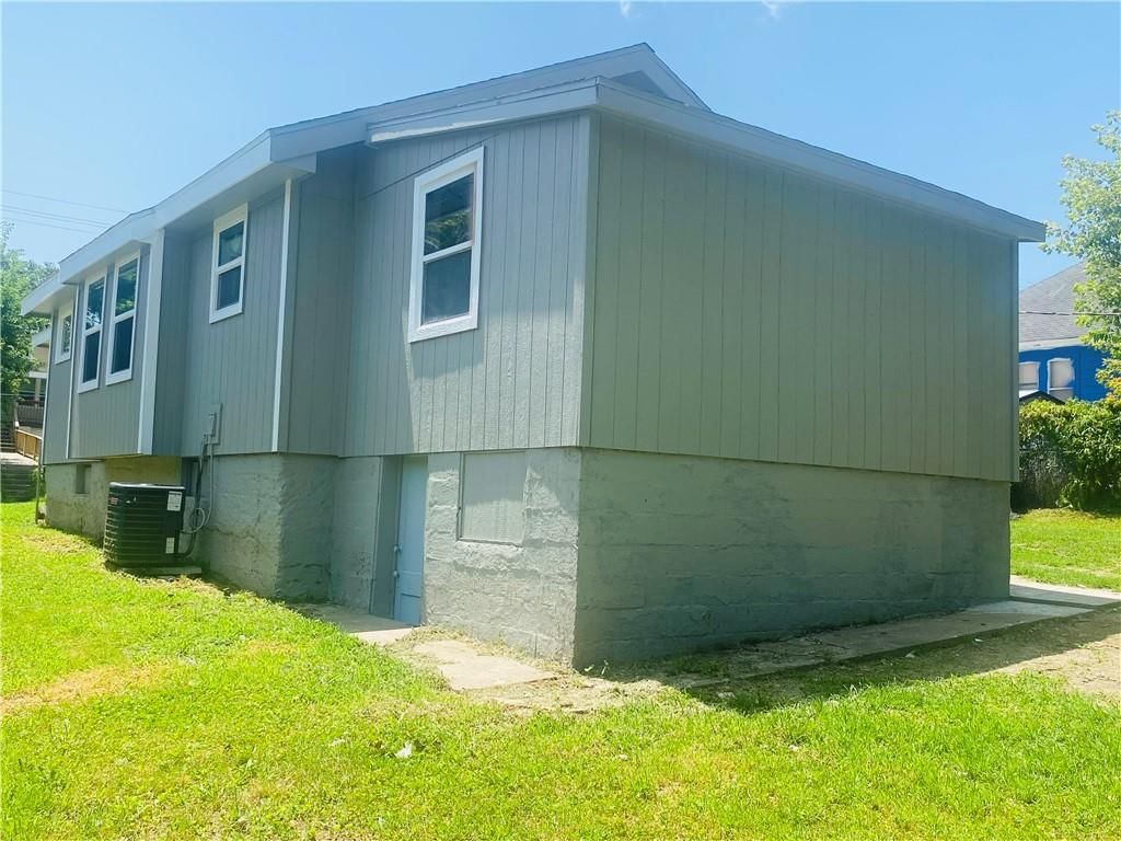 3208 Rowland Avenue — photo 24