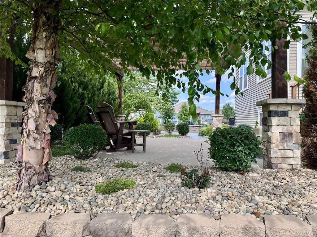 23728 W 92nd Terrace — photo 18