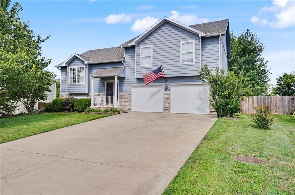 953 N Hickory Drive — photo 2