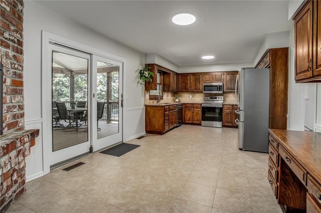 6334 W 108th Street — photo 11