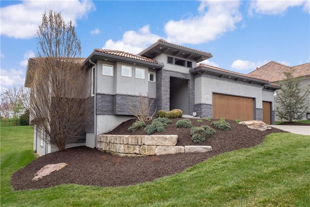 5961 N Cosby Avenue — photo 2