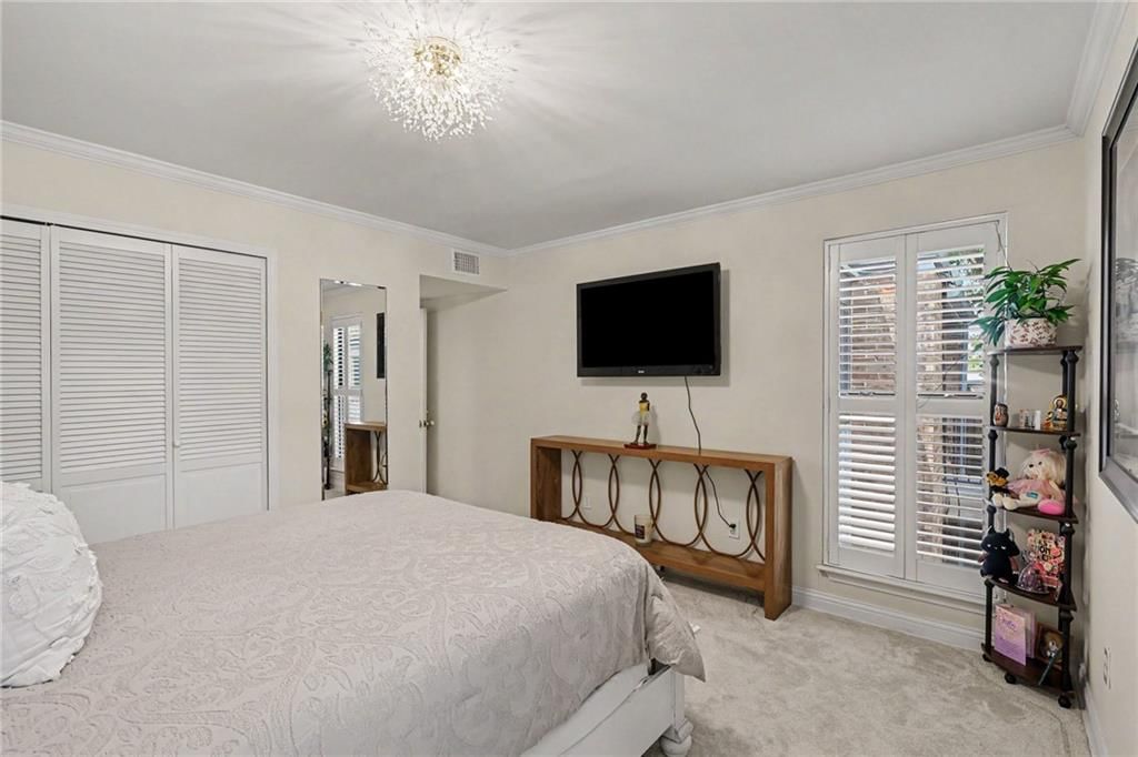 114 E 41st Street — photo 17