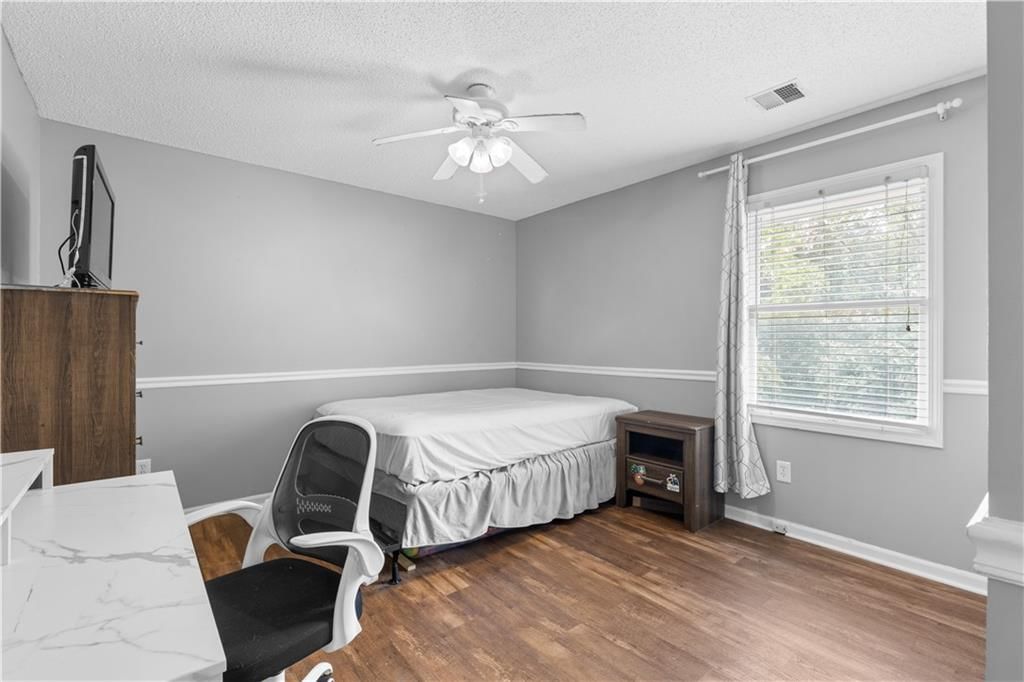 11039 N Baltimore Avenue — photo 19