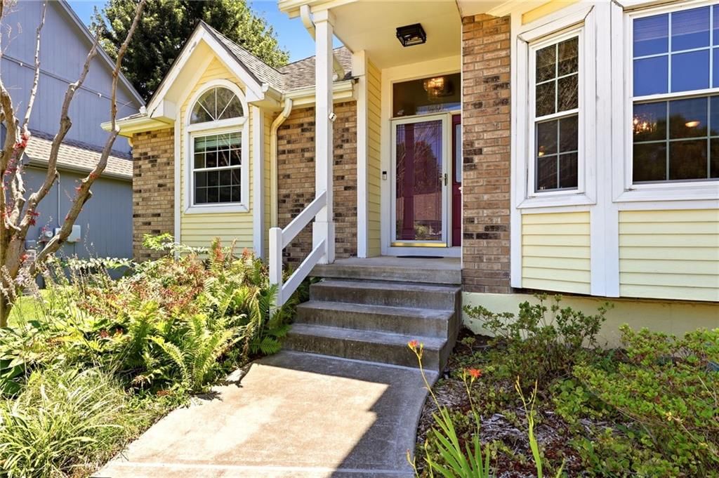 340 SE Bingham Drive — photo 5