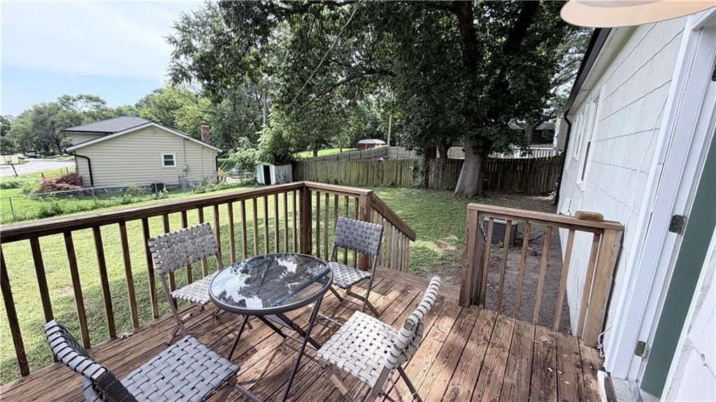 5628 Melrose Lane — photo 15