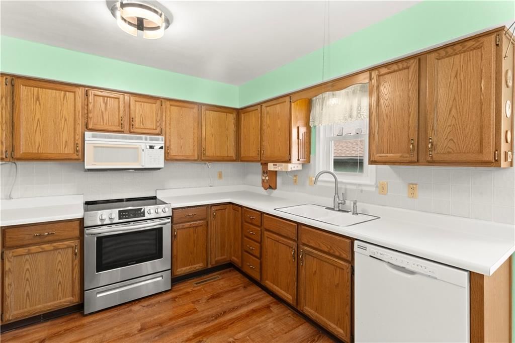11813 E 47TH Terrace — photo 3