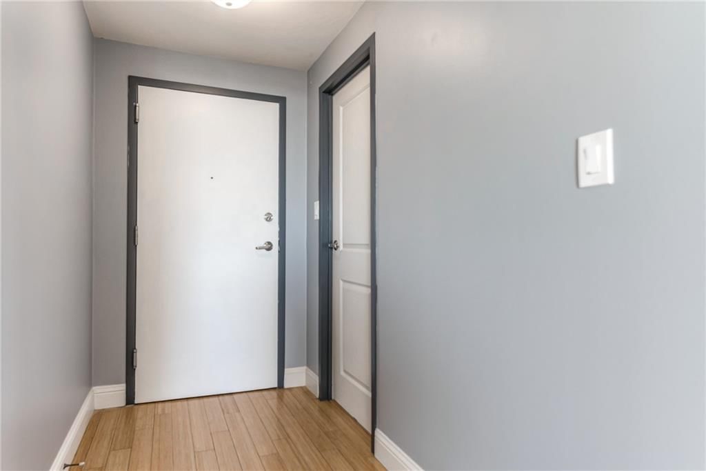 700 E 8th Street — photo 9