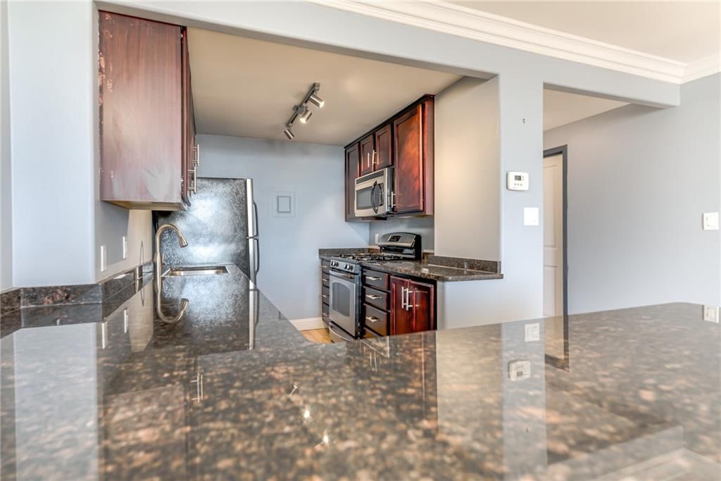 700 E 8th Street — photo 13